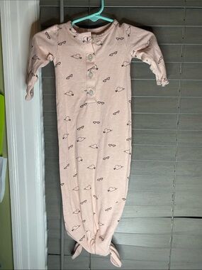 Kate Quinn 0-3 months Pink Baby Knotted Gown with Heart Print organic cotton
